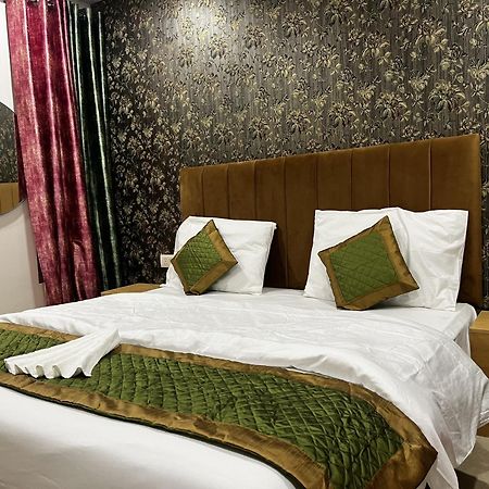 Roomquet Comfort Inn Prayagraj Bagian luar foto