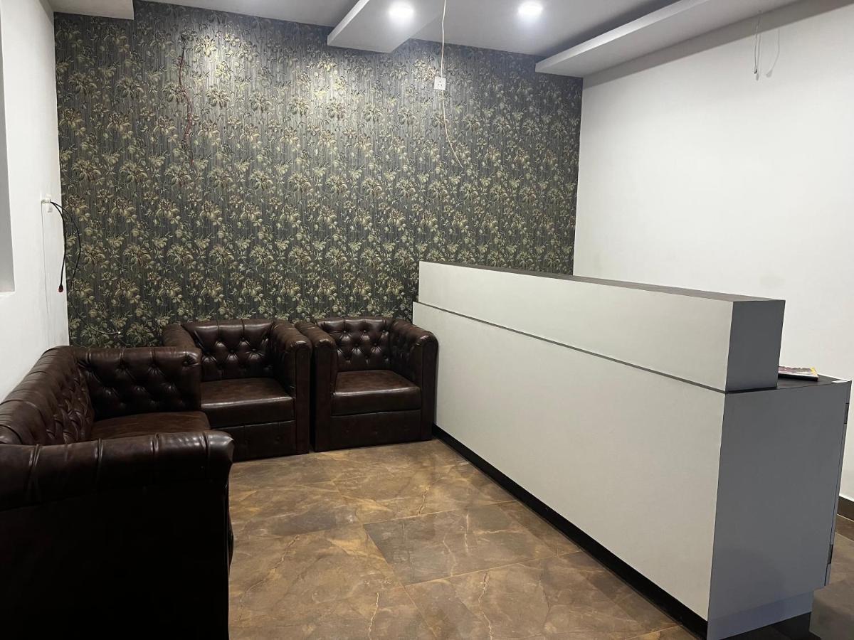 Roomquet Comfort Inn Prayagraj Bagian luar foto