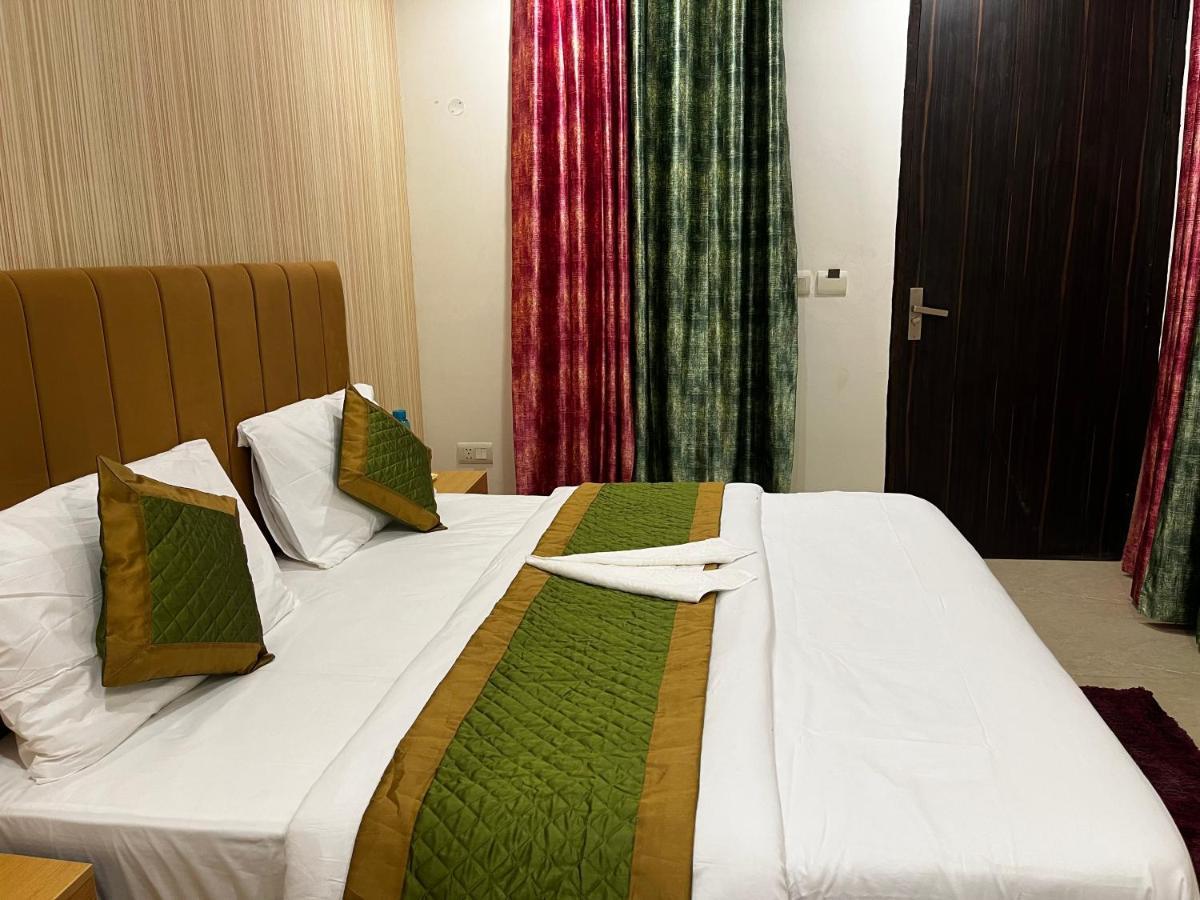 Roomquet Comfort Inn Prayagraj Bagian luar foto