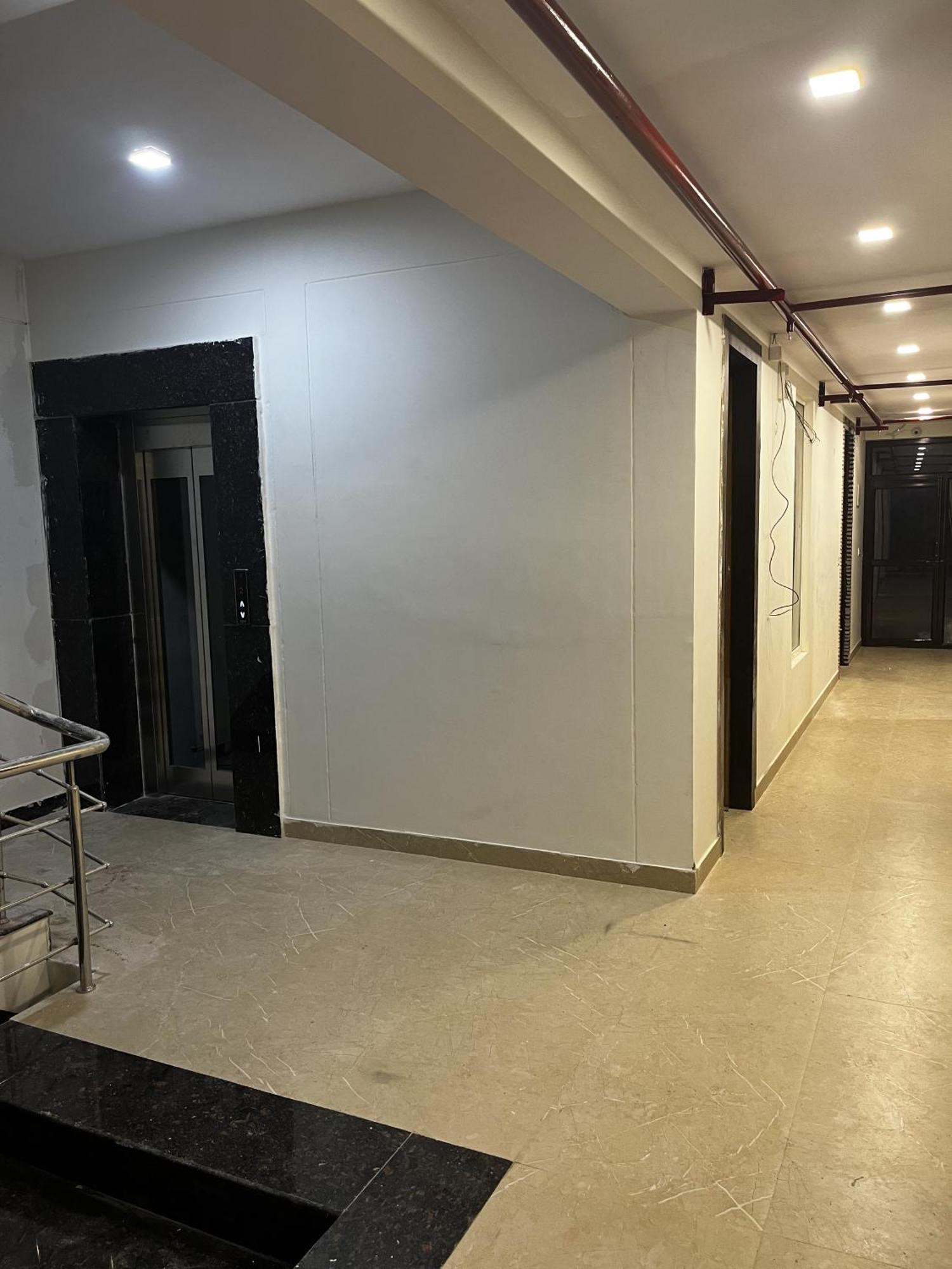 Roomquet Comfort Inn Prayagraj Bagian luar foto