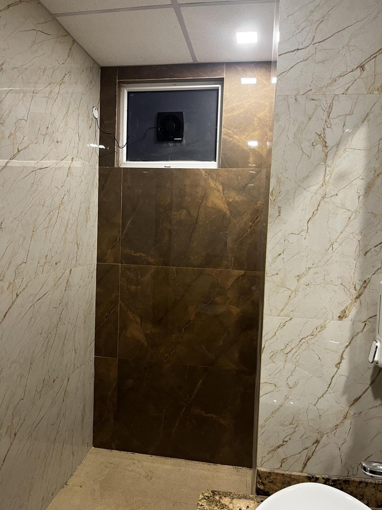 Roomquet Comfort Inn Prayagraj Bagian luar foto